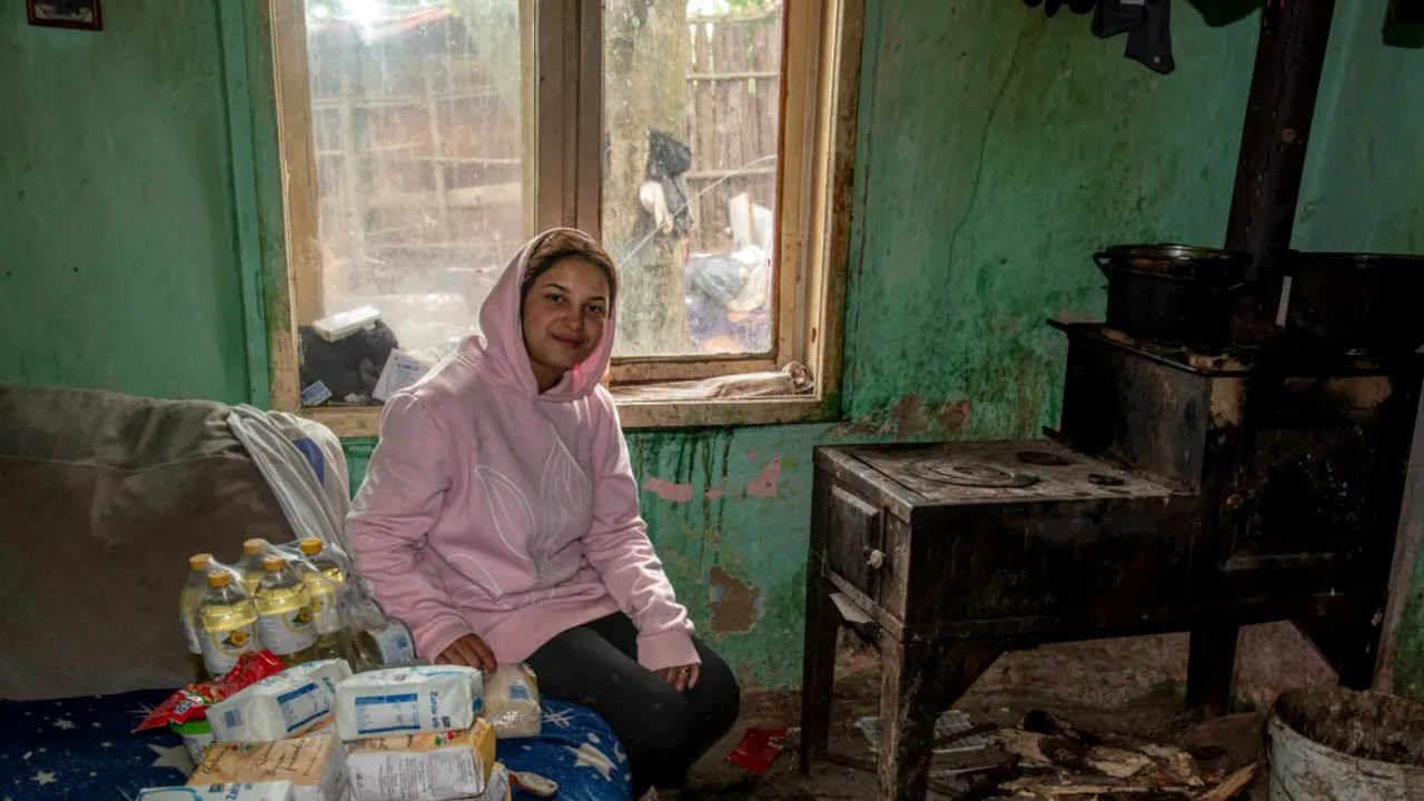 Olandezul care se luptă de unul singur cu sărăcia lucie din România / Știe că nu va câștiga, dar face tot ce poate