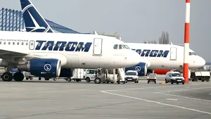 Prima cursă TAROM Istanbul-Bucureşti a plecat de pe aeroportul Ataturk. Transportă şi cazuri speciale / Avionul plecat să preia românii din Turcia a avut la bord 61 pasageri dintre care 4 copii, în ciuda avertismentelor MAE