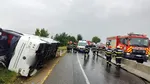 Plan Roșu în județul Cluj. Un autocar cu 30 de persoane s-a răsturnat