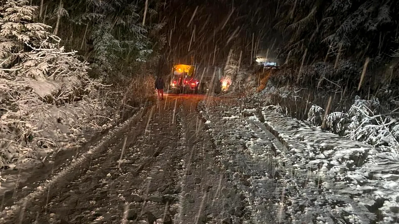 FOTO Se strică vremea în România. Prognoza meteo pentru weekendul acesta îi pune în gardă pe şoferii din 11 judeţe. Apelul CNAIR