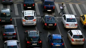 Numărul înmatriculărilor noi de vehicule pentru pasageri a scăzut cu 40,6% în primele şase luni
