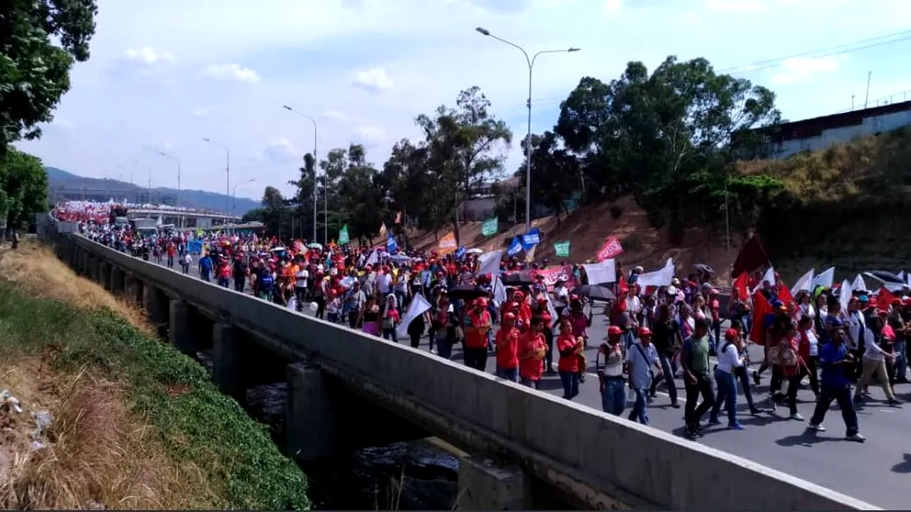 Proteste în capitala Venezuelei, organizate de sute de susţinători ai lui Juan Guaido, dar şi ai lui Nicolas Maduro | VIDEO