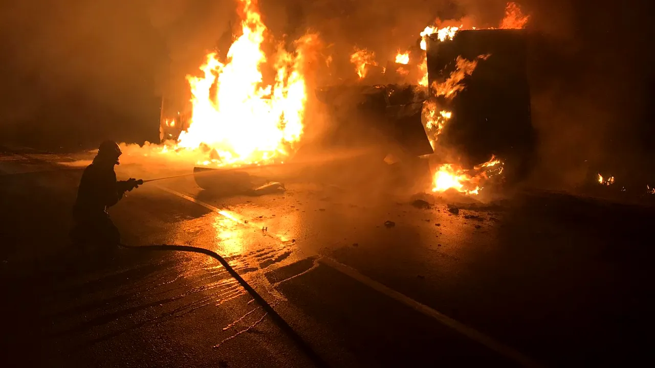 Compania care deţine fabrica de condimente din Alba, distrusă de un incendiu masiv, anunţă ce se va întâmpla cu producţia şi angajaţii
