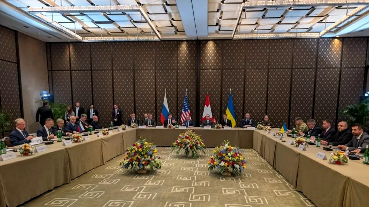 Negocierile de pace au început la Geneva. În fața clădirii se desfășoară o manifestație pro-Ucraina