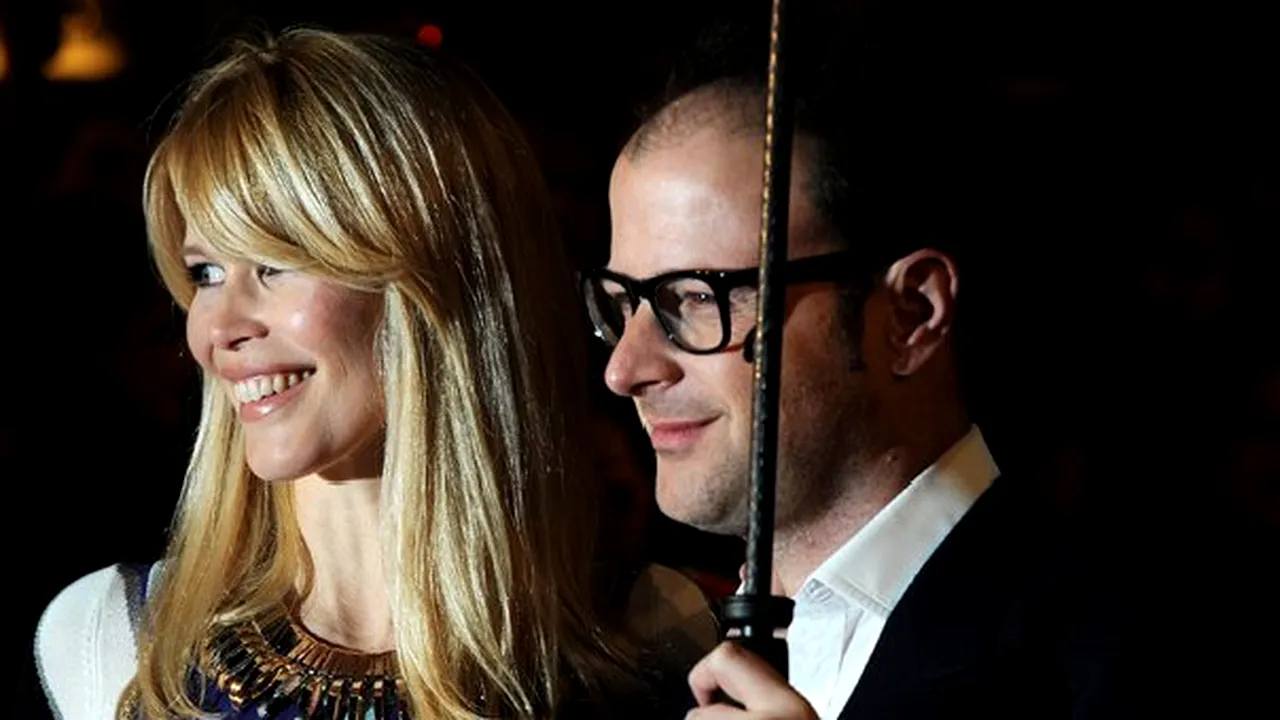 Claudia Schiffer şi soţul ei cred în fantome. Cuplul a apelat la un exorcist pentru a alunga stafiile dintr-o casă a lor