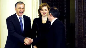 Boc, Geoană, Oprescu şi Roberta Anastase, premiaţi de Nine O'Clock