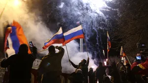 Petreceri pe străzile din Doneţk, după discursul lui Vladimir Putin

