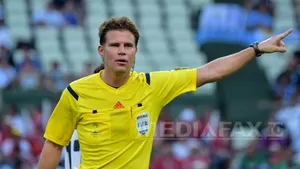 Felix Brych arbitrează meciul Steaua - Ludogoreţ, din play-off-ul Ligii Campionilor