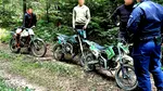 Zece persoane amendate pentru acces ilegal cu ATV-uri, motociclete și mașini în pădurile din Bacău