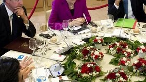 Obama, Merkel şi Cameron au discutat despre posibilitatea unor noi SANCŢIUNI contra Rusiei, dacă 