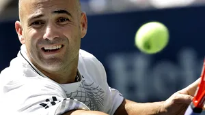 Andre Agassi a consumat produse dopante şi a minţit ATP