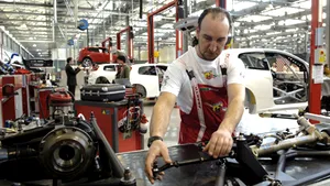 Fiat va opri fabricile din Italia pentru două săptămâni
