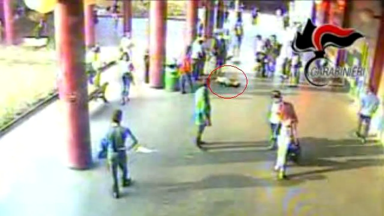 Românca agresată la metroul din Roma a murit - VIDEO