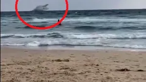 Momentul în care un avion militar spaniol se PRĂBUŞEŞTE în Marea Mediterană / VIDEO