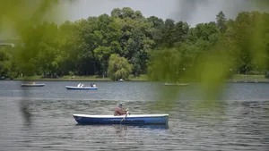 Primăria Capitalei doreşte să construiască un pod metalic peste Lacul Herăstrău. Ce transmite municipalitatea despre zona Podului CFR