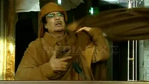 Muammar Kadhafi ameninţă cu 