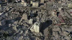 Un nou cutremur puternic s-a produs în sud-estul Turciei / UPDATE: Clădiri prăbuşite, panică în aeroportul din Hatay, primele imagini ale groazei