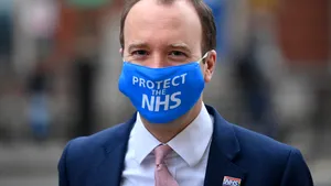 Guvernul britanic impune noi reguli carantină pentru cei care vin din ţările cu ”risc”