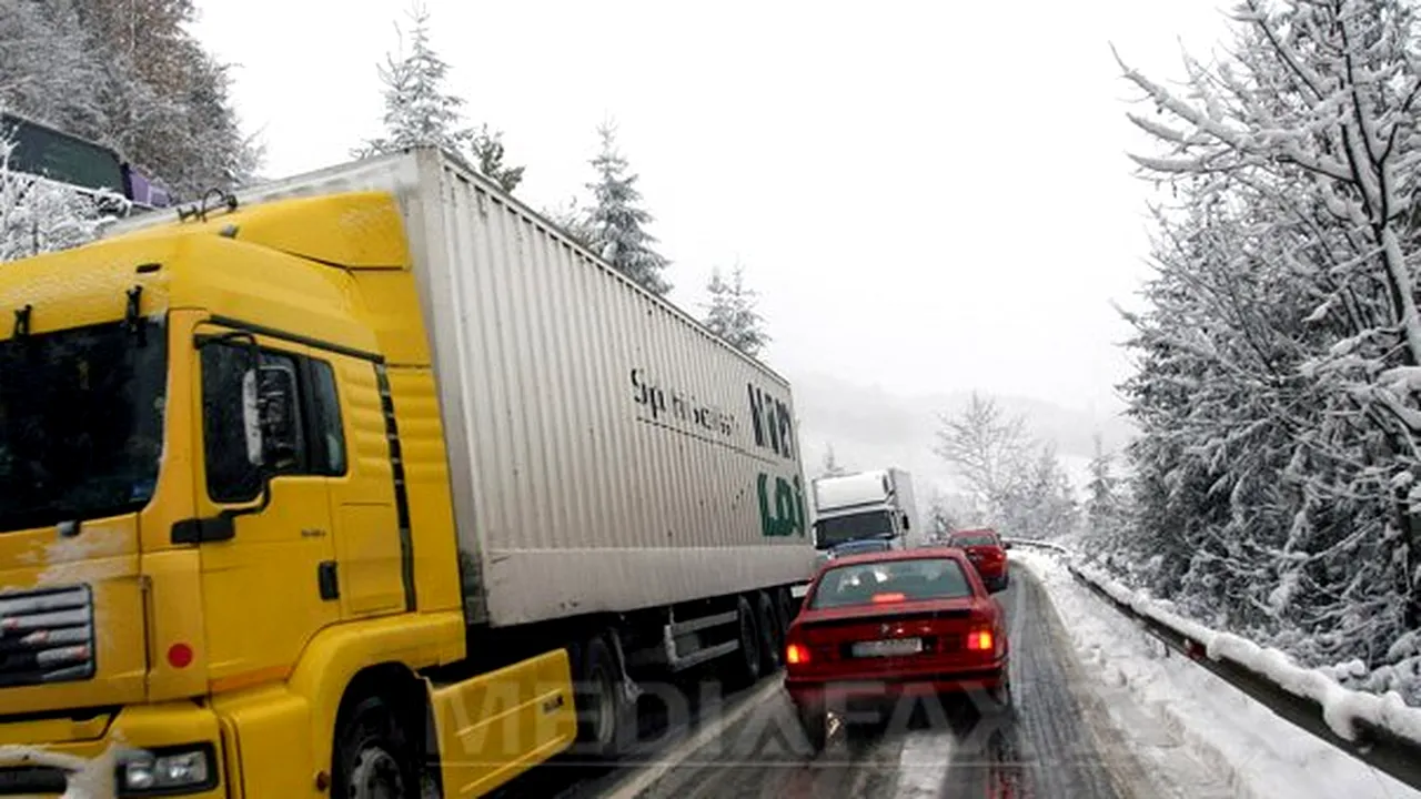 Circulaţia pe Valea Oltului, reluată după o oră şi jumătate de blocaj