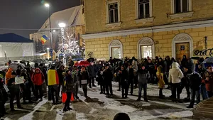 PROTEST la Cluj faţă de ordonanţa privind fiscalitatea: Sute de oameni, în stradă | FOTO, VIDEO