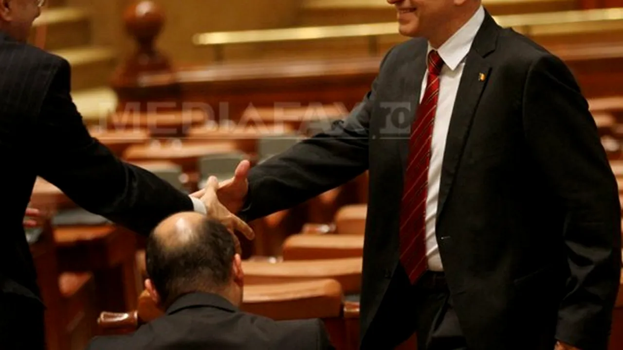 Geoană ar fi adus cinci voturi la moţiunea de cenzură
