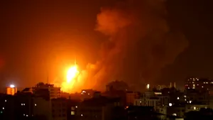 Răspuns violent la incidentul care a întrerupt discursul lui Netanyahu. Armata a bombardat poziţii din Fâşia Gaza | VIDEO