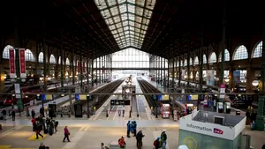 Descoperirea unei bombe din al Doilea Război Mondial perturbă circulaţia trenurilor din Paris