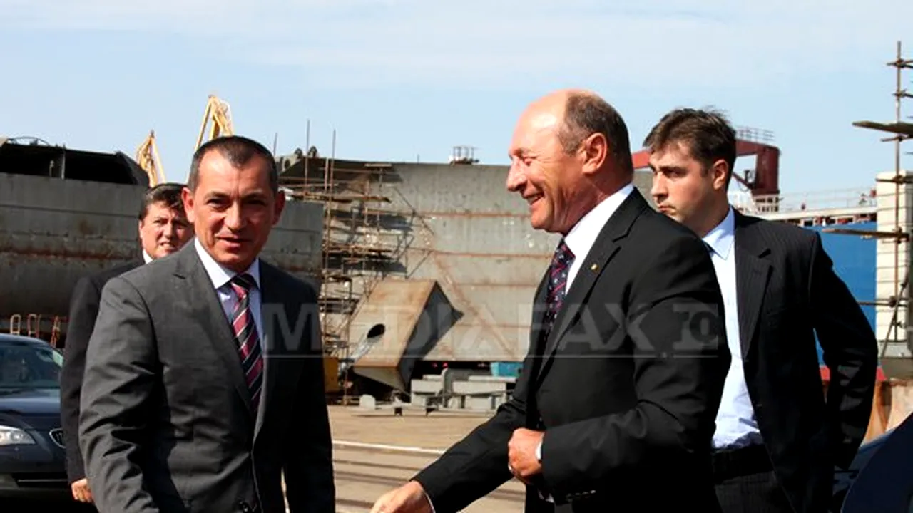 Prima vizită oficială a preşedintelui de la revenirea la Cotroceni: Traian Băsescu a decorat Şantierul Naval Constanţa la aniversarea a 120 de ani de la înfiinţarea acestuia 