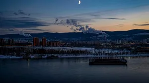 Iluzia care i-a încurcat pe filosofi și încă nu are răspuns. Cum te păcălește, de fapt, Luna