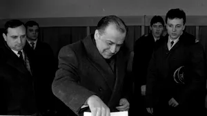 ISTORIA FĂRĂ PERDEA Marius Oprea / ”Duminica orbului” - de fapt fost duminica unui chior în ţara orbilor şi ”Ziua Victoriei” pentru Securitate