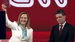 Moment bizar. Lasconi l-a pus pe Nicușor Dan să jure pe Biblie / Dan: Eu sunt creștin-ortodox și practicant și nu profanez