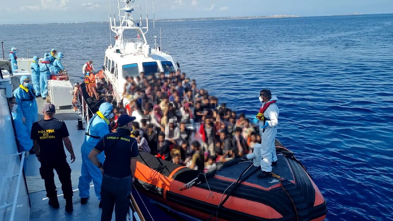 Poliţiştii de frontieră români au participat la o misiune de salvare în Marea Mediterană