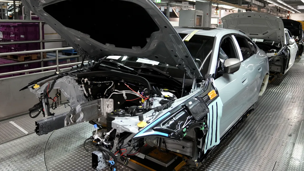 Ce plan are Uniunea Europeană cu industria auto de pe continent? Dacă va fi aprobat, ar putea duce la dispariţia a 500.000 de locuri de muncă