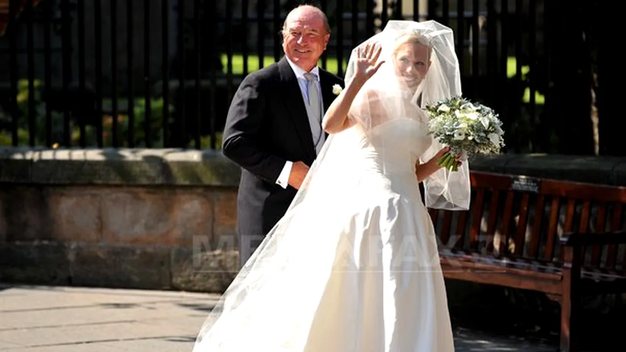 A doua nuntă regală din Marea Britanie: Rochia purtată de Zara Phillips, mai frumoasă decât cea a lui Kate Middleton? - GALERIE FOTO