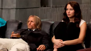 Woody Harrelson i-a salvat viaţa actriţei Jennifer Lawrence după ce aceasta s-a înecat cu o pastilă