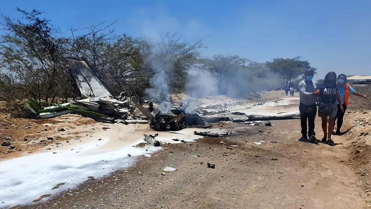 Accident teribil în Peru. Un avion care transporta turişti pentru un tur la liniile Nazca s-a prăbuşit 
