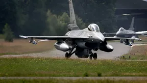 Deputaţii din Comisia de apărare cer o întâlnire cu conducerea SMFA pe tema F-16