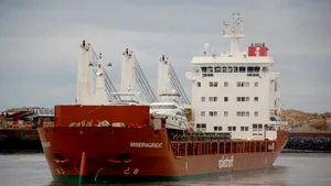 Atac cu rachete al rebelilor houthi asupra unei nave olandeze de marfă în largul coastei Yemenului