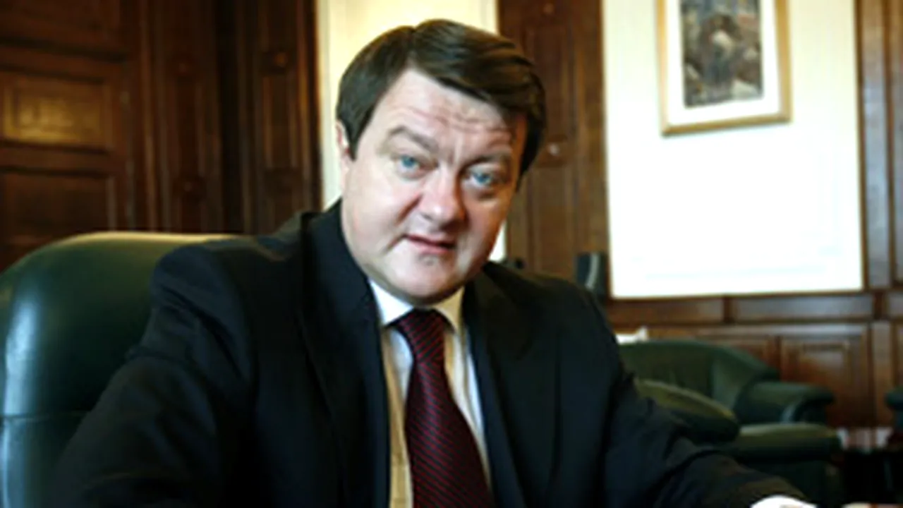 Frunzăverde: Guvernul să-şi asume organizarea alegerilor anticipate