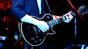 Legendarul chitarist John Sykes, de la Thin Lizzy şi Whitesnake, a murit la 65 de ani