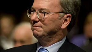 Eric Schmidt: Natura disruptivă a activităţii Google creează inamici, Guvernele ne supraveghează