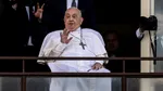 Medicii Papei Francisc s-au gândit să întrerupă tratamentul pentru a-i permite să moară în pace
