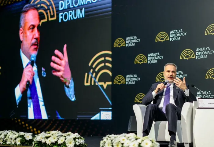 EXTERNE Avertismentul unui oficial dintr-un stat NATO: Retragerea SUA din arhitectura de securitate europeană ar putea fi „distructivă”