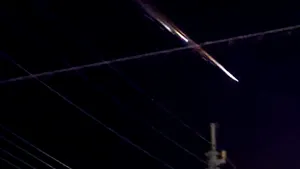 Minge de foc pe cerul Japoniei. Experţii spun că este vorba despre resturi spaţiale
