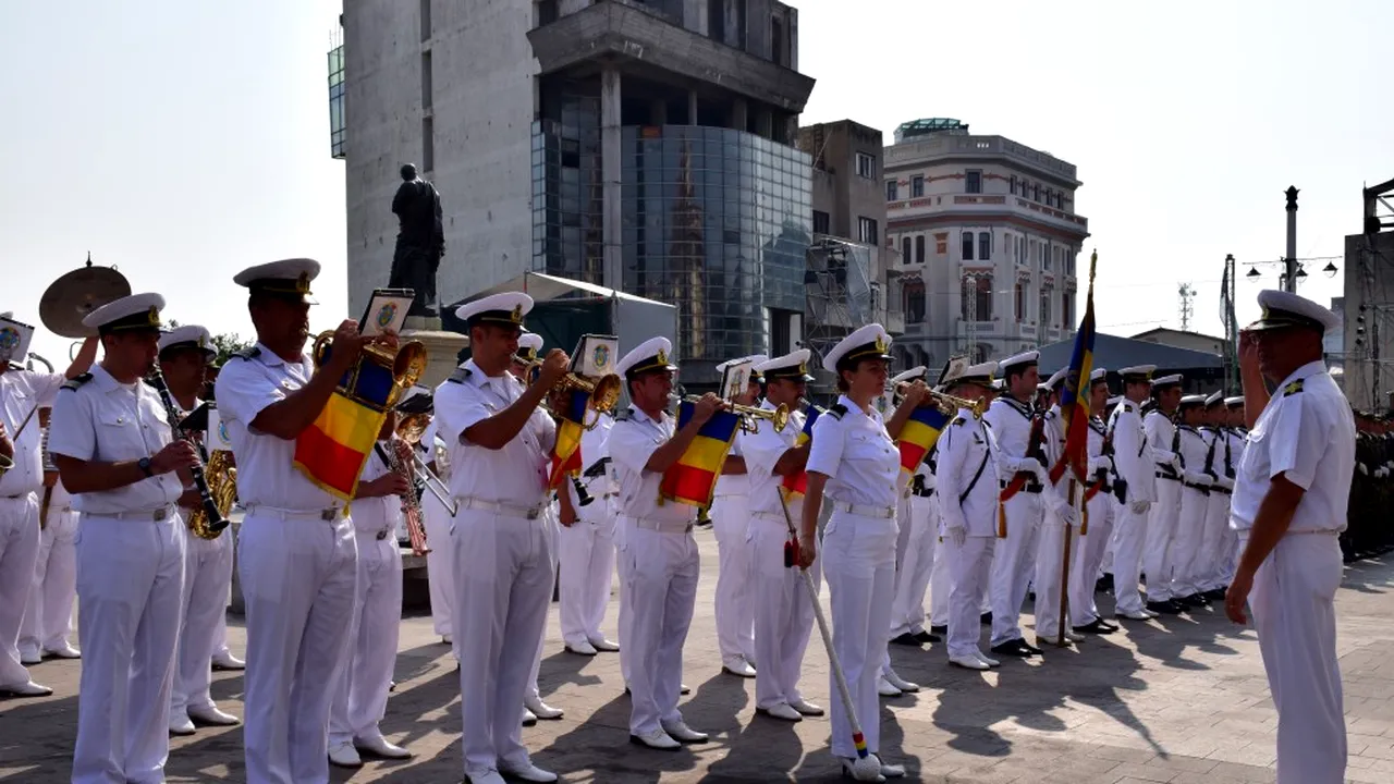 În staţiunile de pe litoral încep festivităţile de Ziua Marinei Române - FOTO