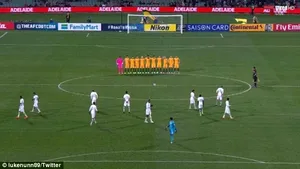 INCIDENT pe stadion: Fotbaliştii saudiţi au refuzat să ţină momentul de reculegere pentru victimele de la Londra, înaintea meciului cu Australia - VIDEO 