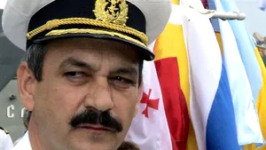 Klaus Iohannis l-a decorat pe şeful Statului Major al Forţelor Navale, cu ocazia Zilei Marinei