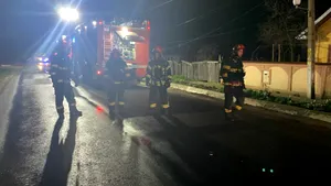 Prahova: O cisternă care transporta GPL s-a răsturnat. Populația a fost evacuată pe o rază de un kilometru. A fost emis RO-Alert