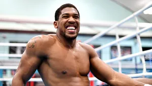 Campionul mondial Anthony Joshua se pregăteşte cu românul Bogdan Dinu pentru meciul de titlu mondial