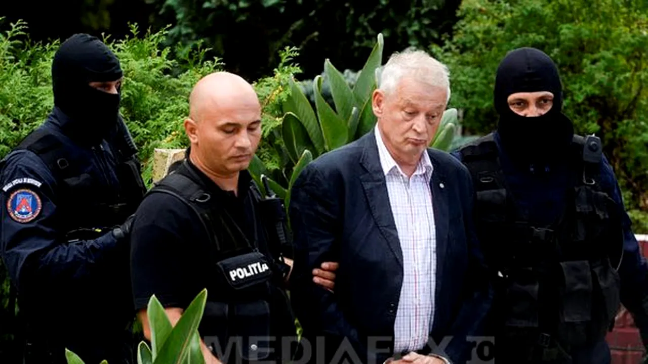 MOTIVARE: Oprescu a primit cei 25.000 euro pentru menţinerea în funcţie a unui funcţionar